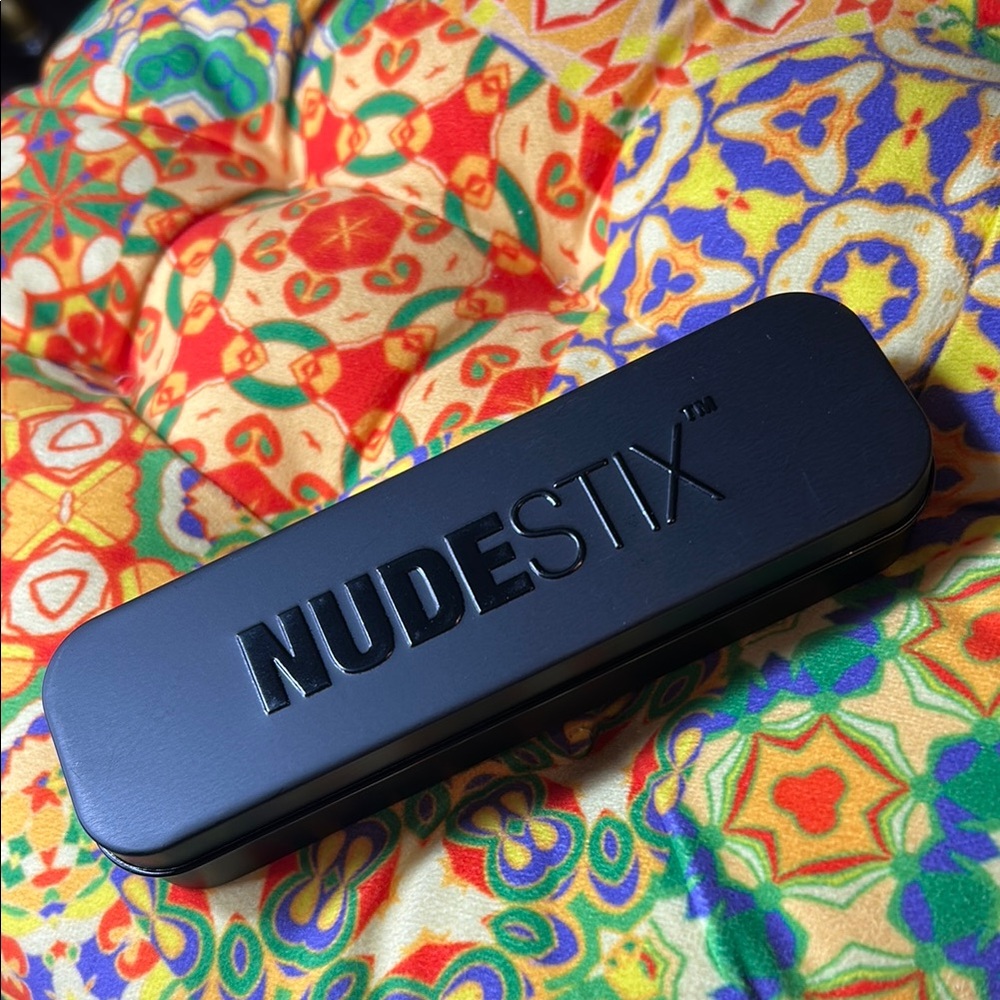 NUDESTIX Nude 2 tinted cover foundation - Picture 7 of 15